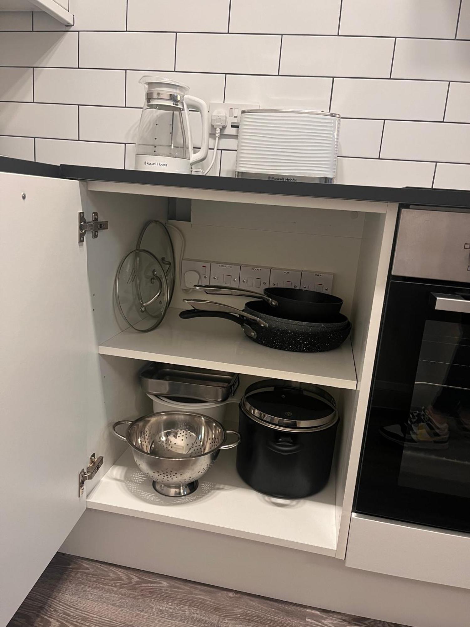 Beautiful Basement Apartment Маргит Экстерьер фото